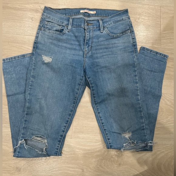 Levi 720 Super Skinny Light Wash Distressed Jeans - Picture 2 of 3